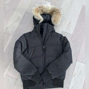 AUTHENTIC- Canada Goose Black Label Woman’s Bomber Size Small